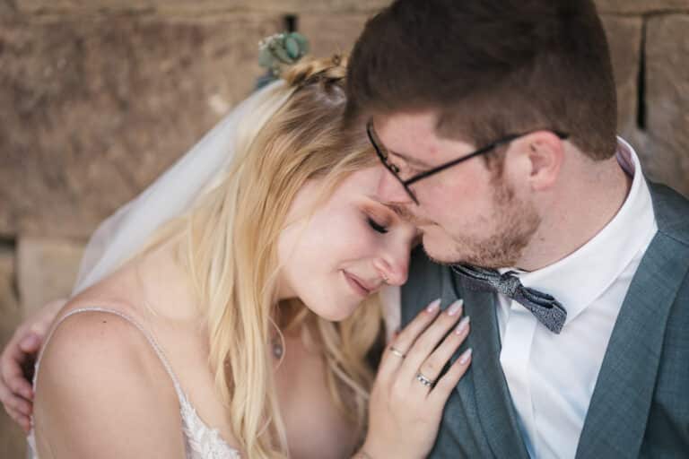 Hochzeitsfotograf-Hochzeitsreportage-Freie-Trauung-Alte-Kelter_Schwaigern-Brautpaarfotos