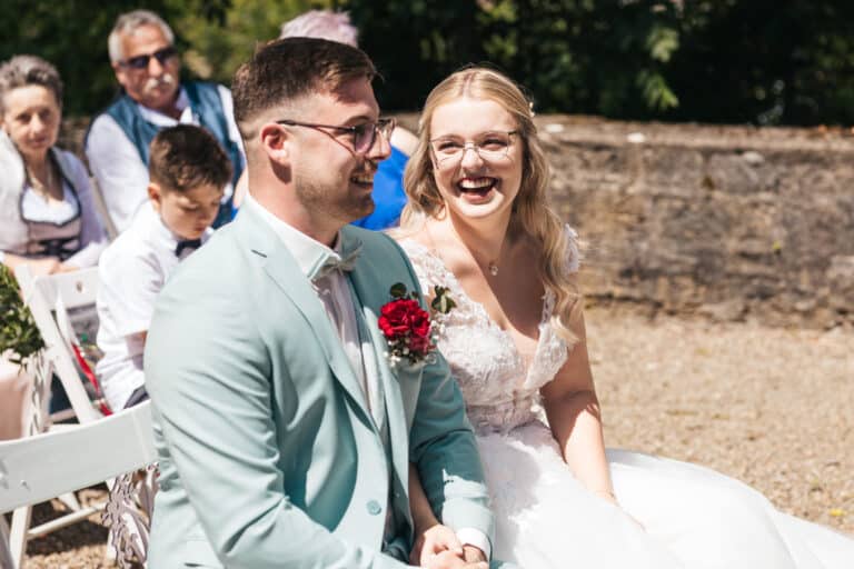 Fotograf Hochzeit Hochzeitsreportage Aschhausen Hochzeitsfotografie Heilbronn Brautpaar Schloss Aschhausen Schöntal Freie Trauung Brautkleid Anzug Braut Bräutigam Liebe Trauung